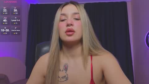 Snapshot of roxychilli chatting on October 23, 2025, 8:40 pm Roxy online show from October 23, 2025, 8:40 pm