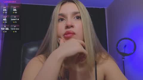 Snapshot of roxychilli chatting on November 7, 2025, 9:37 pm Roxy online show from November 7, 2025, 9:37 pm