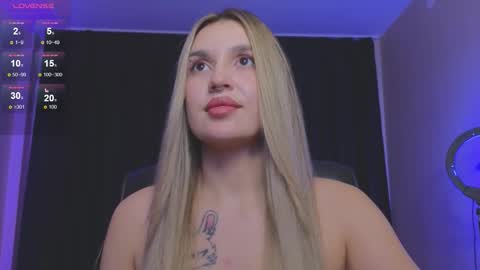 Snapshot of roxychilli chatting on November 9, 2025, 8:29 pm Roxy online show from November 9, 2025, 8:29 pm