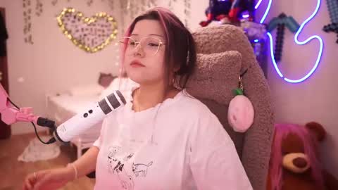 roxysuh online show from October 20, 2025, 8:04 am