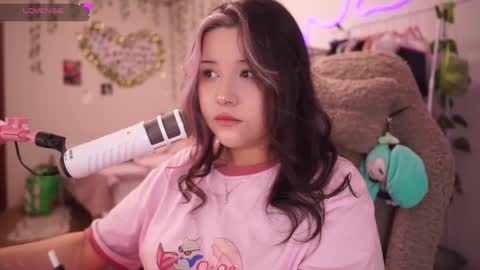 roxysuh online show from December 15, 2025, 7:23 am