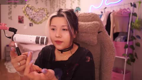 roxysuh online show from February 15, 2026, 7:05 am