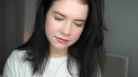 Snapshot of roxyvolmer chatting on March 16, 2026, 8:29 am roxyvolmer online show from March 16, 2026, 8:29 am