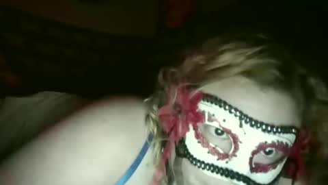 royalredrose420 online show from March 13, 2026, 7:37 am