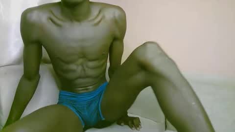 Snapshot of royalty254 chatting on March 26, 2026, 7:36 am royalty254 online show from March 26, 2026, 7:36 am