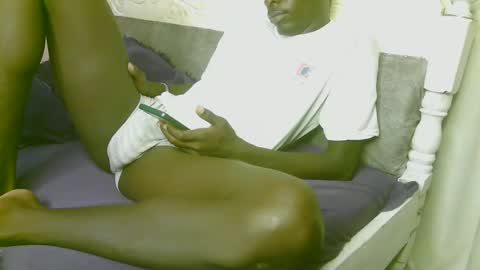 Snapshot of royalty254 chatting on April 19, 2026, 8:11 pm royalty254 online show from April 19, 2026, 8:11 pm