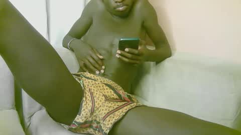 Snapshot of royalty254 chatting on April 20, 2026, 2:31 pm royalty254 online show from April 20, 2026, 2:31 pm