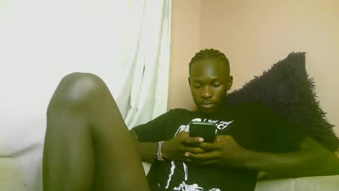 Snapshot of royalty254 chatting on April 23, 2026, 12:29 pm royalty254 online show from April 23, 2026, 12:29 pm