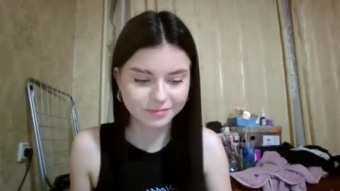 Snapshot of royalvelour chatting on June 3, 2026, 7:08 pm royalvelour online show from June 3, 2026, 7:08 pm