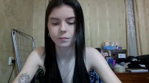 Snapshot of royalvelour chatting on June 7, 2026, 4:22 pm royalvelour online show from June 7, 2026, 4:22 pm