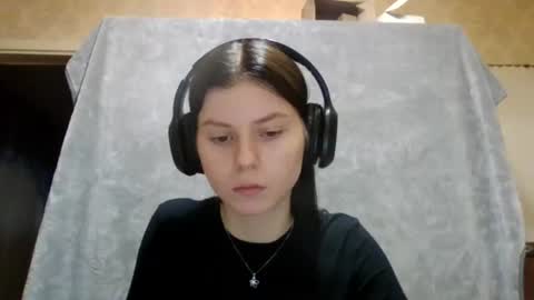 Snapshot of royalvelour chatting on June 17, 2026, 8:43 pm royalvelour online show from June 17, 2026, 8:43 pm