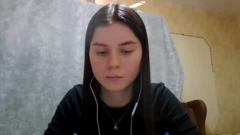 Snapshot of royalvelour chatting on June 18, 2026, 8:57 pm royalvelour online show from June 18, 2026, 8:57 pm