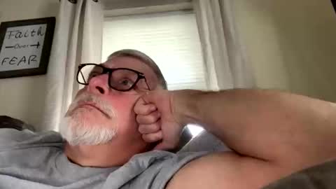 Snapshot of rs006 chatting on October 22, 2025, 2:17 pm rs006 online show from October 22, 2025, 2:17 pm