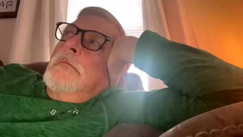 Snapshot of rs006 chatting on December 4, 2025, 2:26 pm rs006 online show from December 4, 2025, 2:26 pm