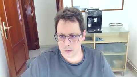 Snapshot of ruben433928 chatting on June 8, 2026, 9:15 pm Ruben online show from June 8, 2026, 9:15 pm
