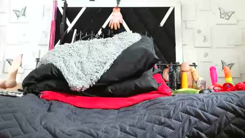 rubyemerald_ online show from October 10, 2025, 1:37 am