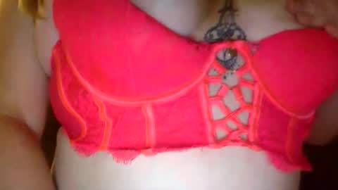 rubyhill99 online show from October 27, 2025, 12:09 pm