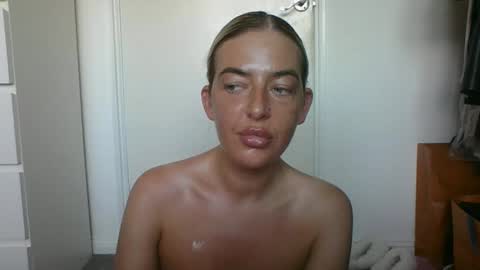 rubyredxxxoxxx online show from January 11, 2025, 12:40 pm