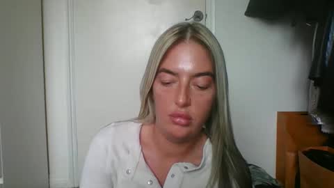 Snapshot of rubyredxxxoxxx chatting on February 15, 2025, 2:22 pm rubyredxxxoxxx online show from February 15, 2025, 2:22 pm