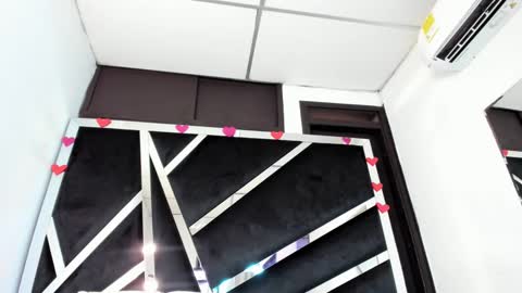 rubyxht online show from February 17, 2025, 4:37 pm