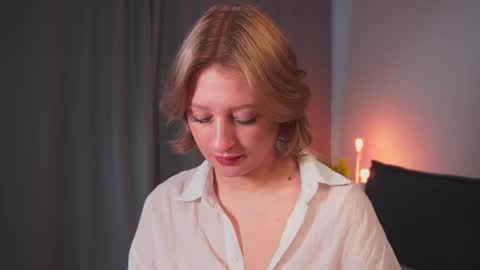 Snapshot of rue_novella chatting on November 5, 2025, 6:02 am Mila online show from November 5, 2025, 6:02 am