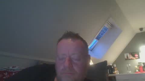 Snapshot of runepetter chatting on April 15, 2026, 7:32 pm bignorwegian online show from April 15, 2026, 7:32 pm