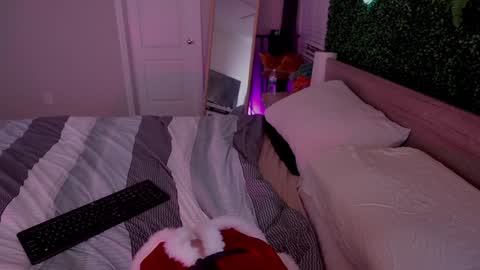 Lady online show from December 9, 2024, 4:12 am