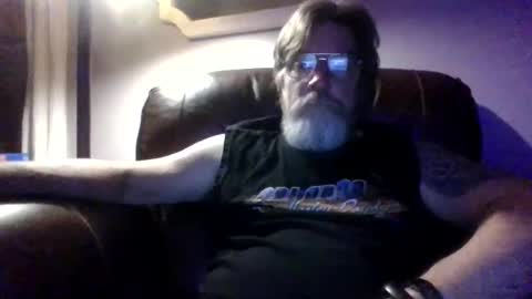 Snapshot of runningaround60 chatting on December 20, 2024, 2:41 am runningaround60 online show from December 20, 2024, 2:41 am