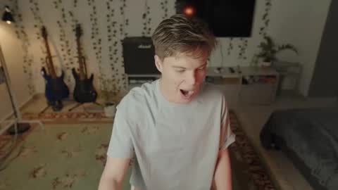 rusbradpitt online show from January 12, 2026, 2:33 pm