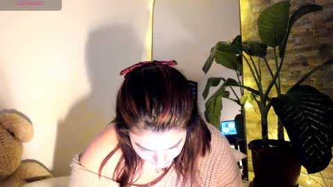 Snapshot of russcurley chatting on December 18, 2024, 10:57 pm Lorenn online show from December 18, 2024, 10:57 pm