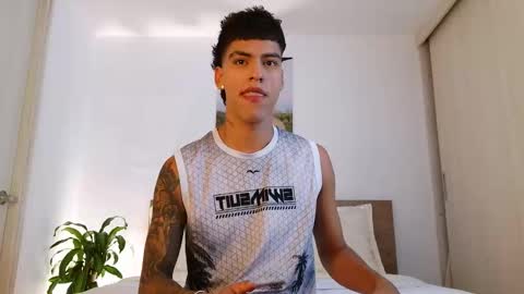  R U S S E L L  online show from March 28, 2026, 12:54 am