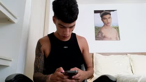  R U S S E L L  online show from April 2, 2026, 8:39 pm