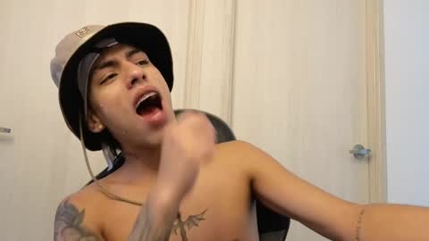  R U S S E L L  online show from April 18, 2026, 1:37 pm