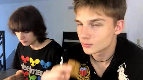 2 brothers Adam and Alex online show from September 23, 2025, 10:07 am