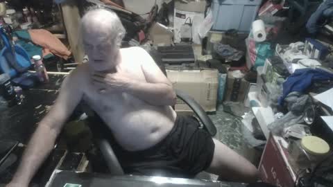 Snapshot of russtenail21 chatting on September 11, 2025, 6:52 pm Russtenail21 online show from September 11, 2025, 6:52 pm
