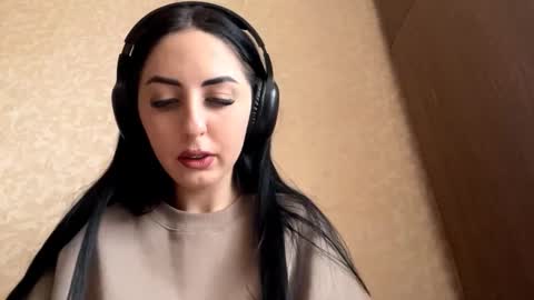 Snapshot of ruthmarron chatting on November 11, 2025, 9:20 am Cindy online show from November 11, 2025, 9:20 am