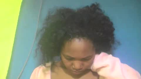 Snapshot of rwuica chatting on October 27, 2025, 5:44 am Rwuica online show from October 27, 2025, 5:44 am