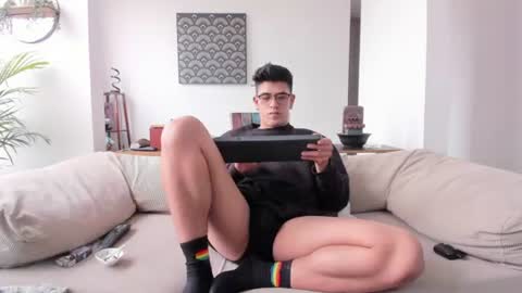 Snapshot of ryan_clark_ chatting on July 8, 2026, 7:40 pm Ryan online show from July 8, 2026, 7:40 pm