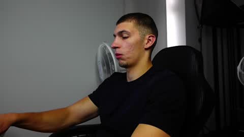 Snapshot of ryan_dozer chatting on September 13, 2025, 5:40 am RYAN DOZER online show from September 13, 2025, 5:40 am