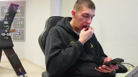 Snapshot of ryan_dozer chatting on November 29, 2025, 8:39 am RYAN DOZER online show from November 29, 2025, 8:39 am