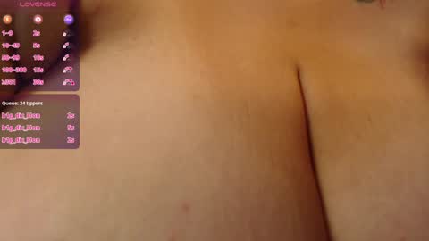 Hanna  online show from December 13, 2024, 7:43 pm