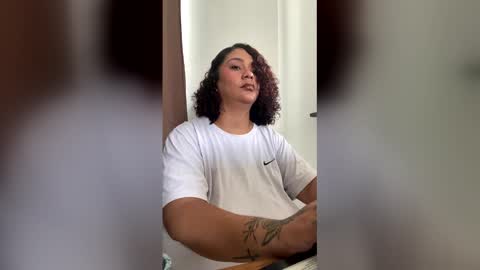 Hanna  online show from April 1, 2026, 2:25 pm