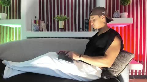 Snapshot of ryangreys01 chatting on September 29, 2025, 3:44 am Ryan online show from September 29, 2025, 3:44 am