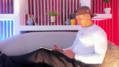 Snapshot of ryangreys01 chatting on October 10, 2025, 3:27 am Ryan online show from October 10, 2025, 3:27 am