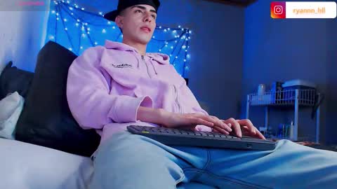 Ryannhill  online show from January 6, 2026, 4:05 am