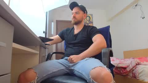 Ryanstone  online show from May 1, 2026, 5:45 am