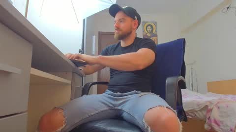 Ryanstone  online show from May 18, 2026, 5:02 am
