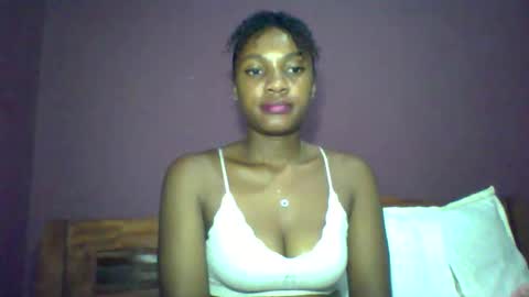 Snapshot of rycie chatting on November 18, 2025, 2:54 pm Rycie online show from November 18, 2025, 2:54 pm