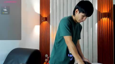 Ryo Kush online show from November 6, 2025, 3:40 am