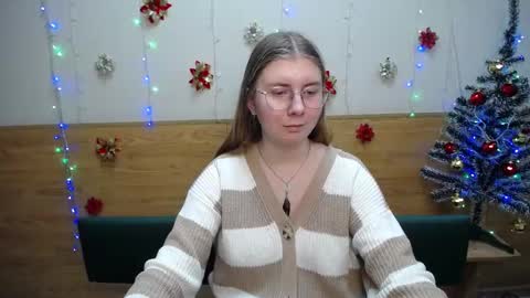 Snapshot of rysakosaylya chatting on January 13, 2025, 5:55 am RysaKosaYlya online show from January 13, 2025, 5:55 am